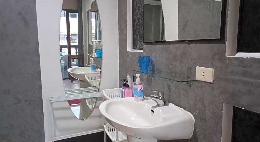 HI Karon Beach Hotel