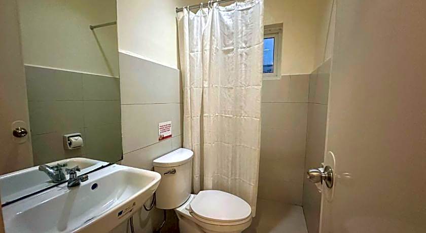 Travelbee Capitol Inn