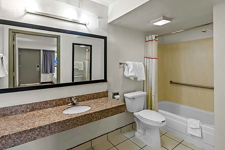 Days Inn by Wyndham Independence