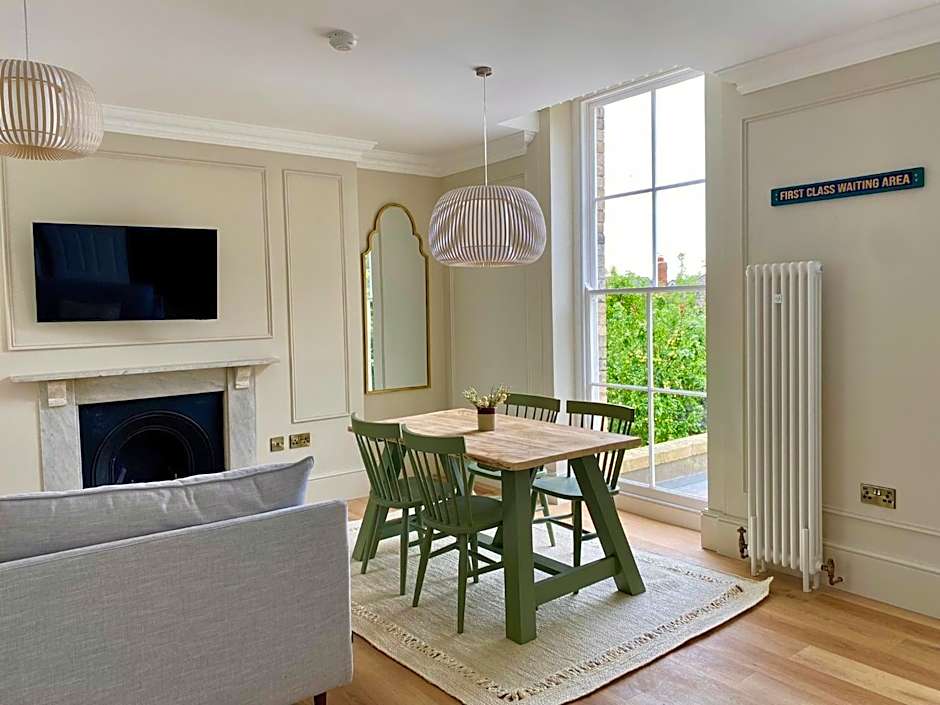 Railway House York by Chateau Anna