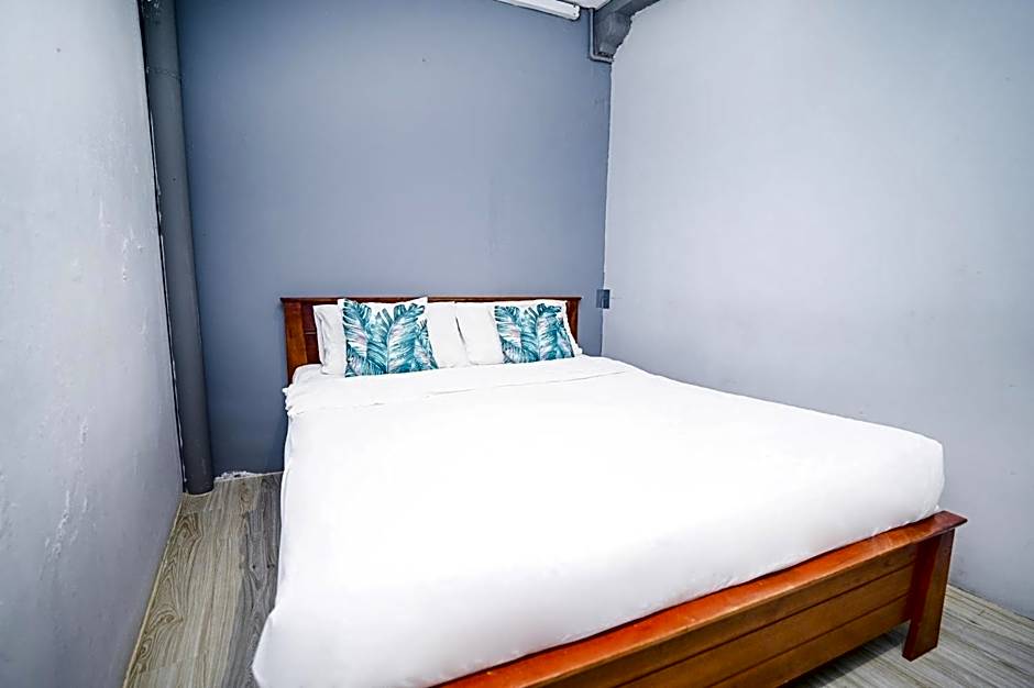 Swing & Pillows @ Beach Street