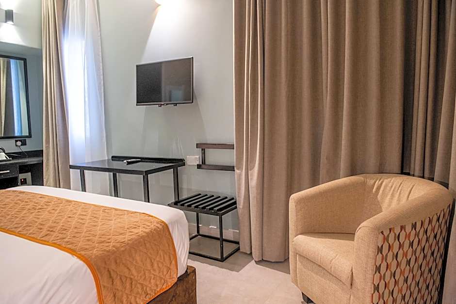 New Ambassador Hotel