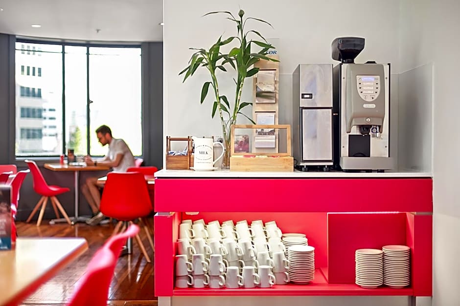 Hotel Ibis World Square