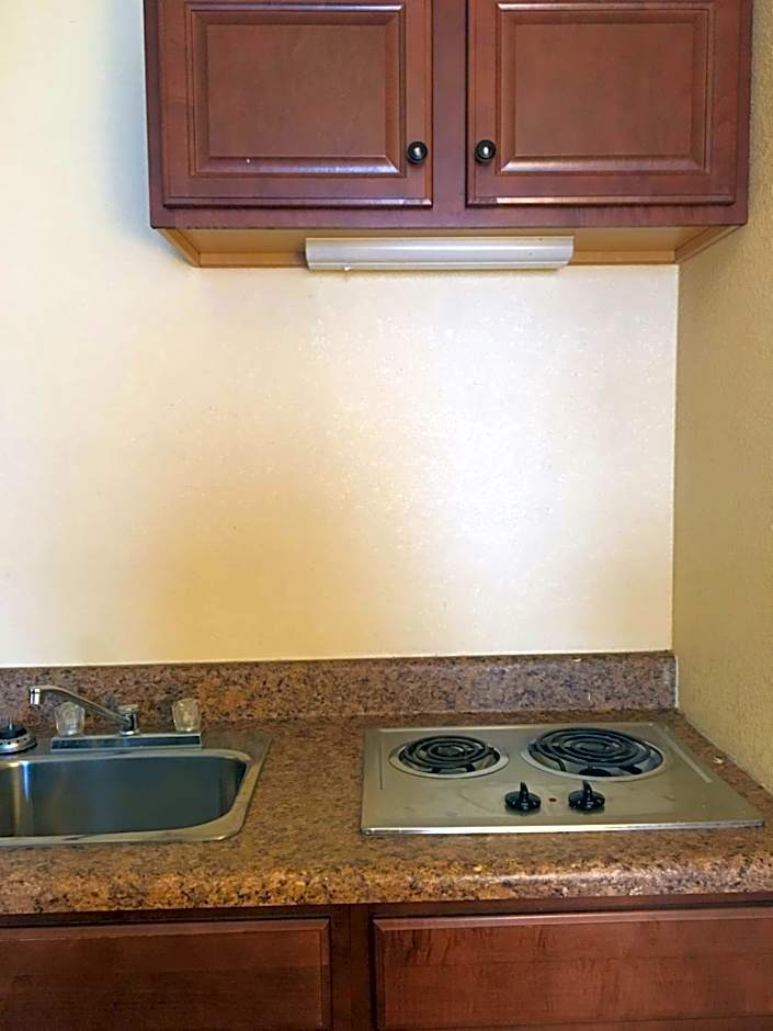 Econo Lodge Inn & Suites Radford-Blacksburg Area