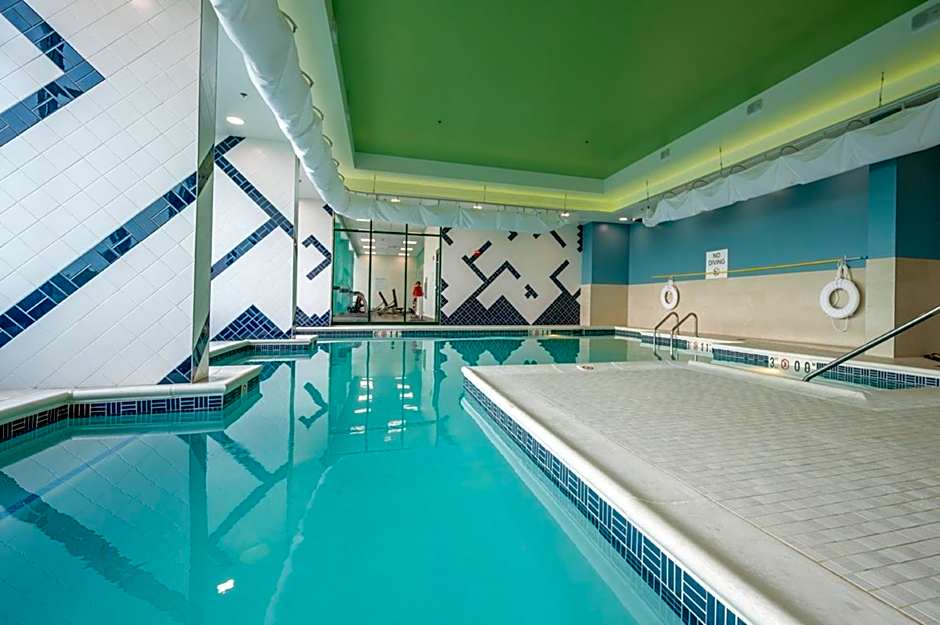 Holiday Inn Express & Suites VA Beach Oceanfront, an IHG Hotel