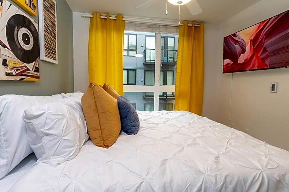 Self Check-in-washer-dryer-4ksmart Tv-king Bed-gym