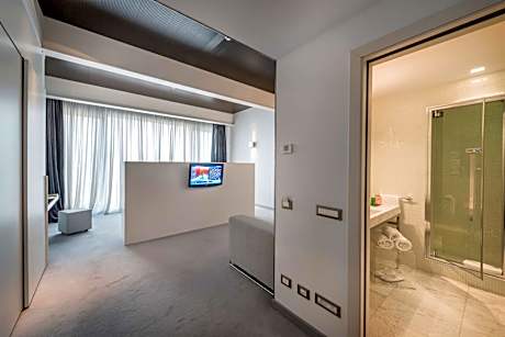 Executive Junior King Suite