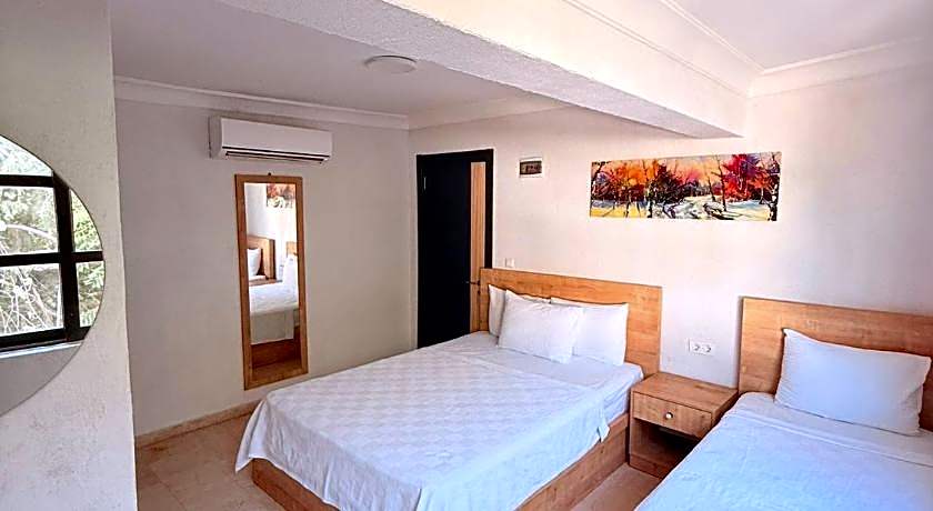 Ados Hotel