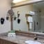Holiday Inn Express & Suites Santa Clara - Silicon Valley By IHG
