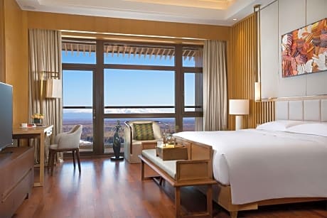 King Suite with Two King Beds and Mountain View 