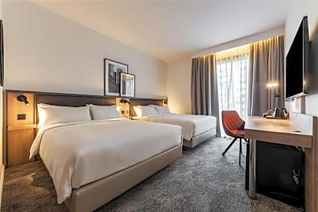 Net Zero Family Room with Two Queen Beds