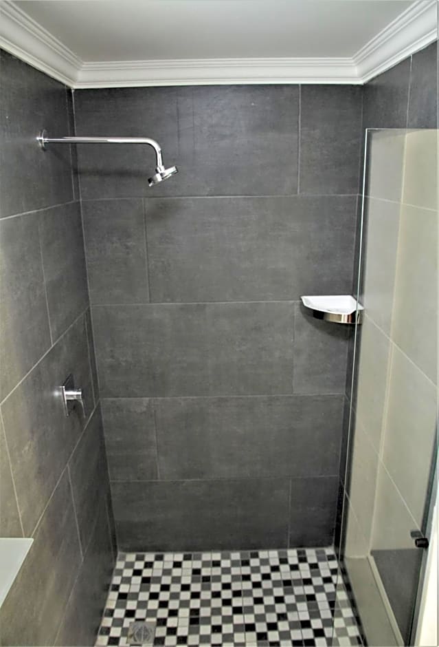 Mahem Manor Guesthouse