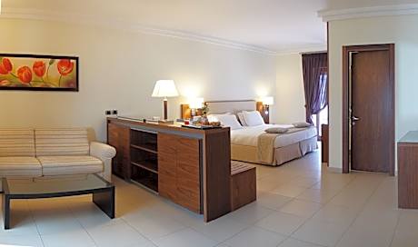 Suites & Residence Hotel