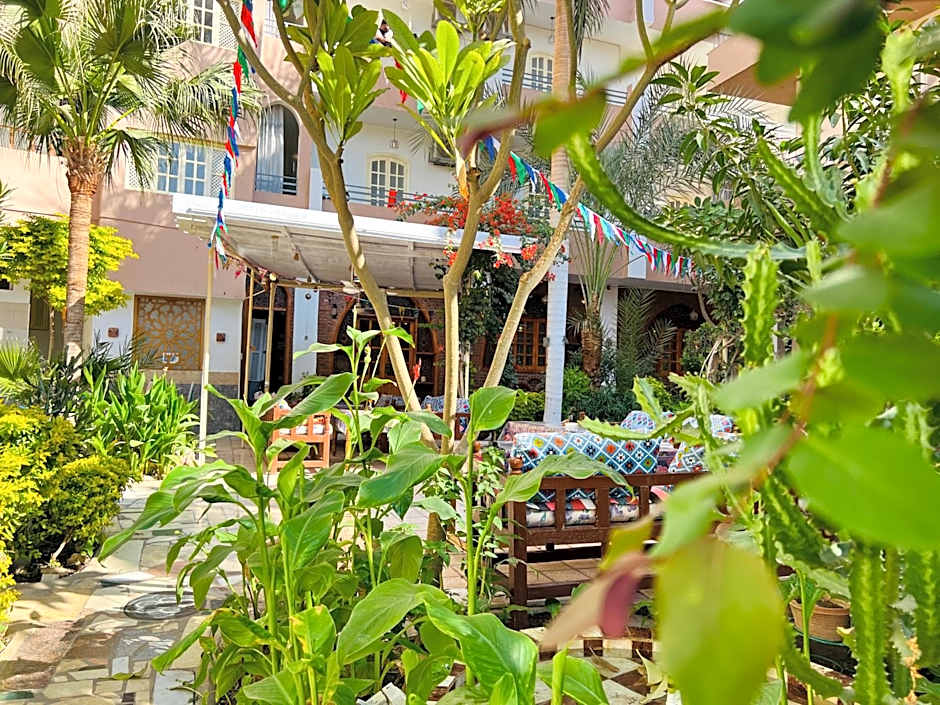 Amon Hotel