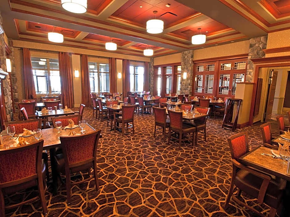 1000 Islands Harbor Hotel