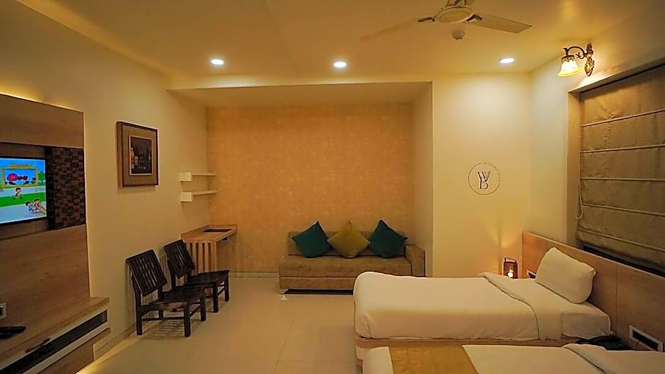 Hotel Wisteria blue