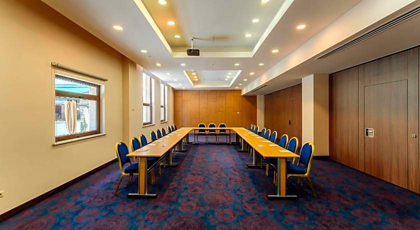 Ramada Hotel & Suites by Wyndham Yerevan