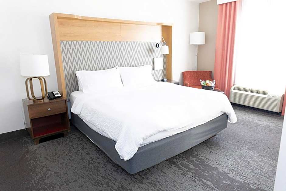 Holiday Inn & Suites Memphis - Wolfchase Galleria​ by IHG