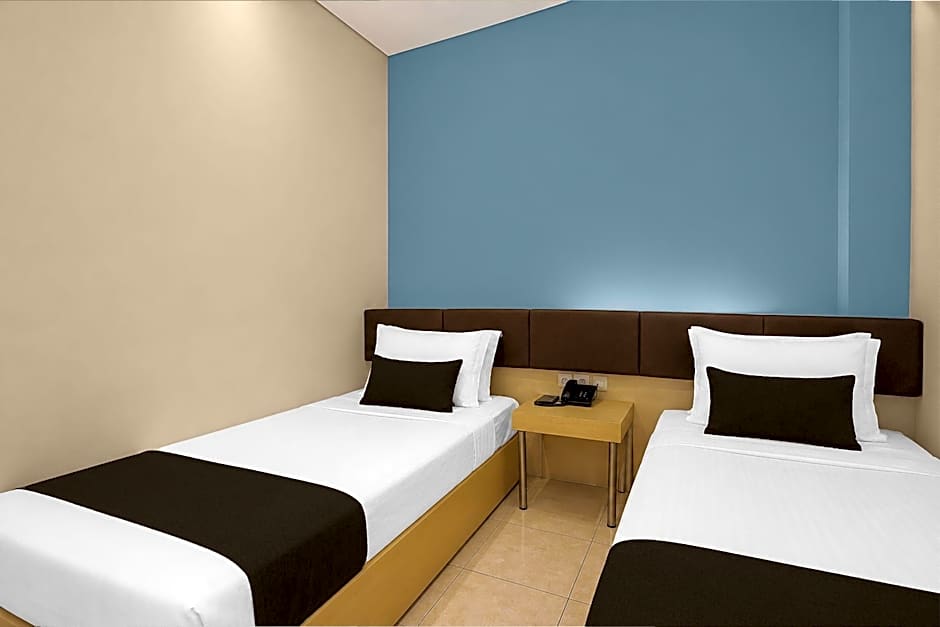 Townhouse Oak Hotel Niaga Surabaya