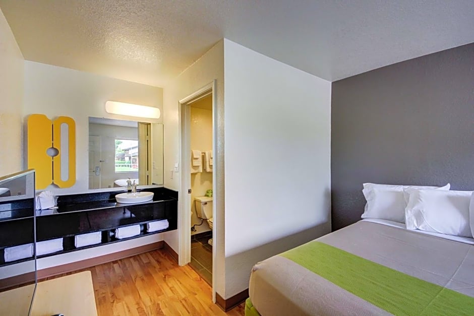Studio 6 Midwest City, Ok - Oklahoma City