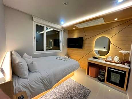 Deluxe Ocean View Room