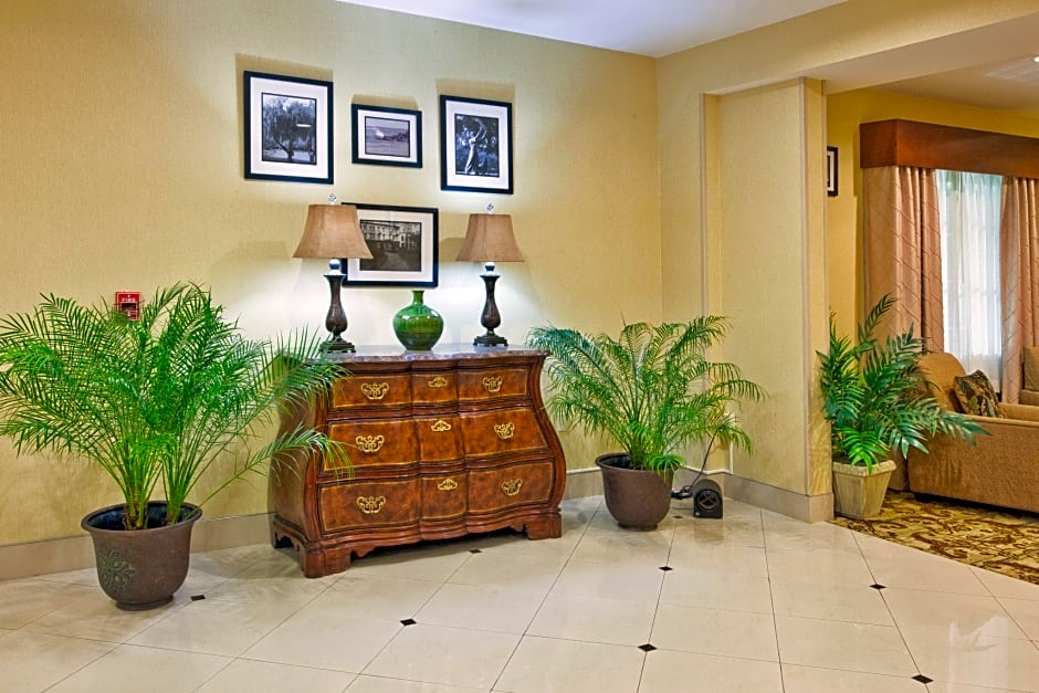 Holiday Inn Express Savannah Airport