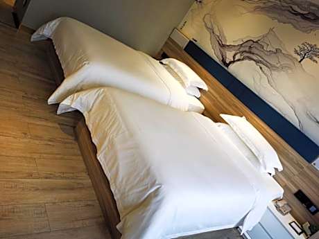 Deluxe Twin Bed Room