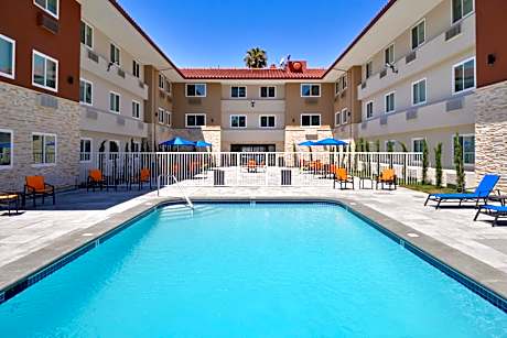 Holiday Inn Express Santa Rosa North By IHG