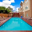 La Quinta Inn & Suites by Wyndham Lake Charles-Westlake