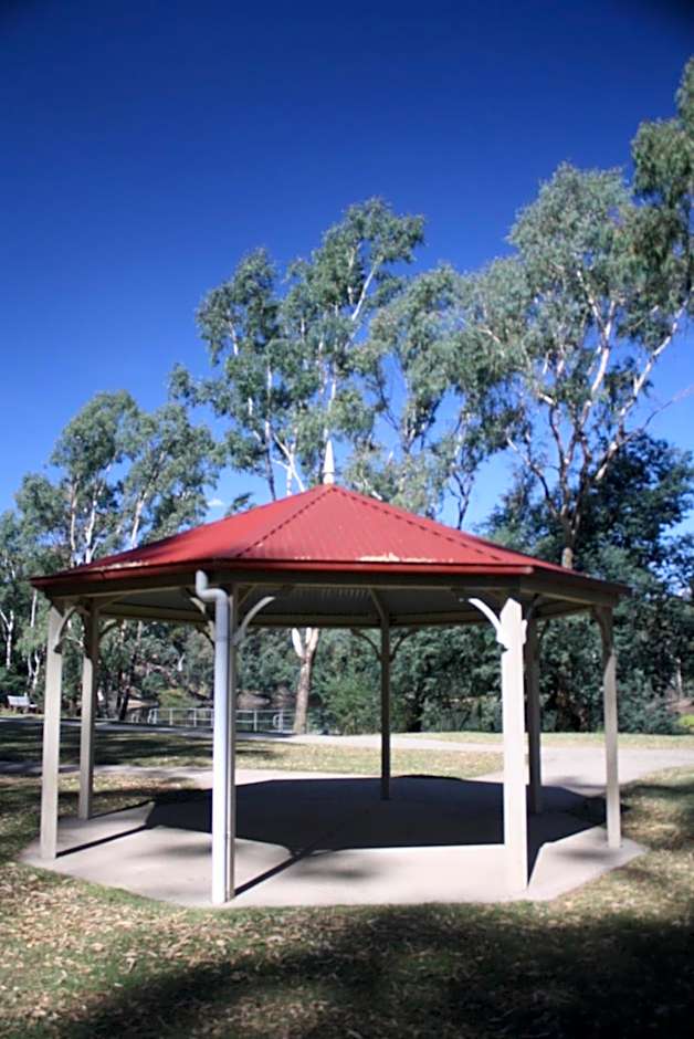 BIG4 Tiny Away Stay - Seymour Riverside