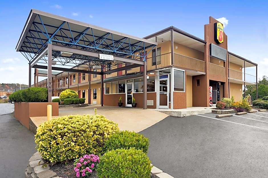 Super 8 by Wyndham Jackson