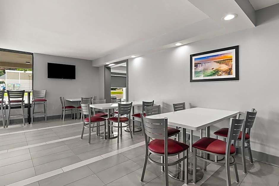 Baymont by Wyndham Batavia - Darien Lake