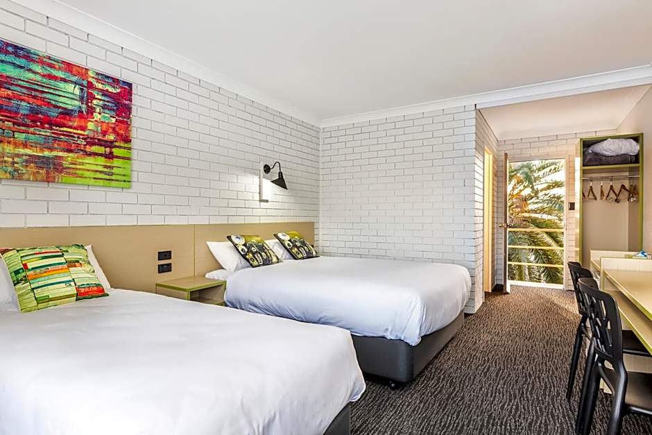 Boomerang Hotel