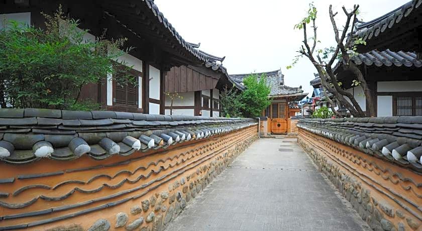 Gaeunchae Hanok Guesthouse Jeonju