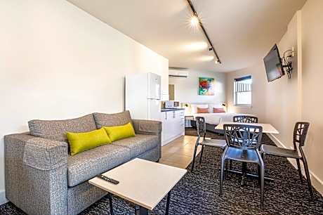 Studio Apartment with Free Welcome Drink for Two Guests