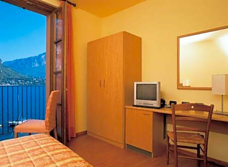 Single Room with Lake View