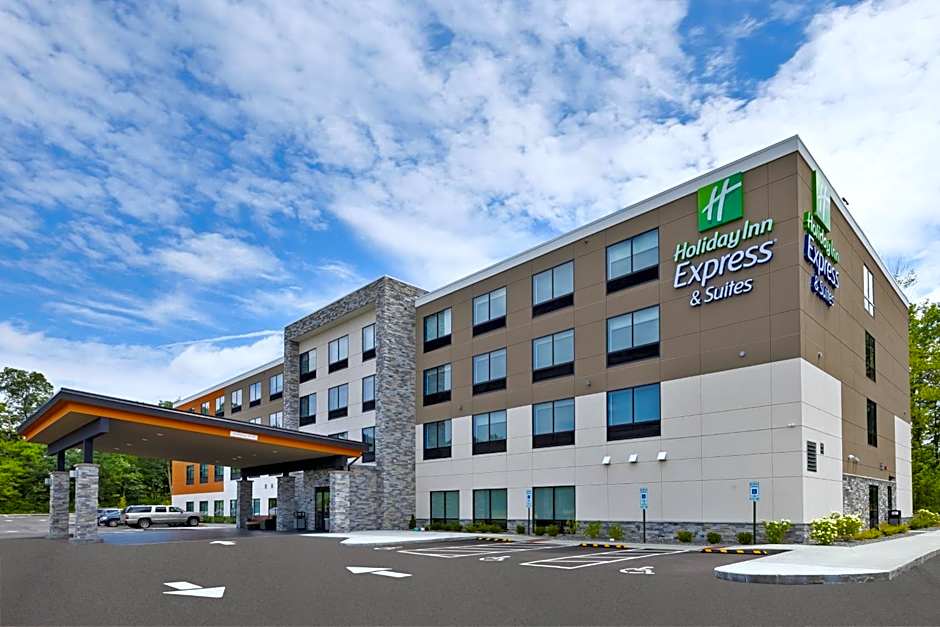 Photo 1 of 36 of Holiday Inn Express & Suites Painesville - Concord By IHG