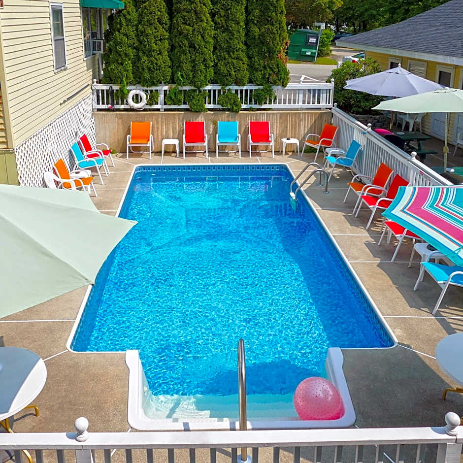 Beach Motel and Suites