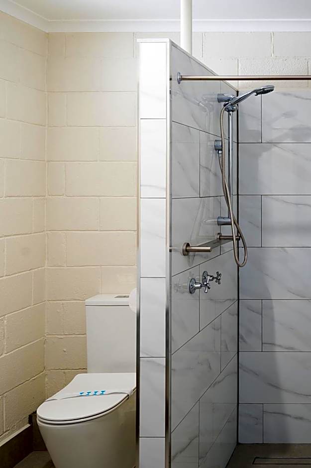 Inglewood Motel and Caravan Park Victoria