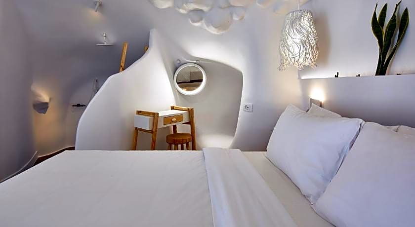 Theano Cave Suites & Villas