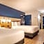 La Quinta Inn & Suites by Wyndham Danbury