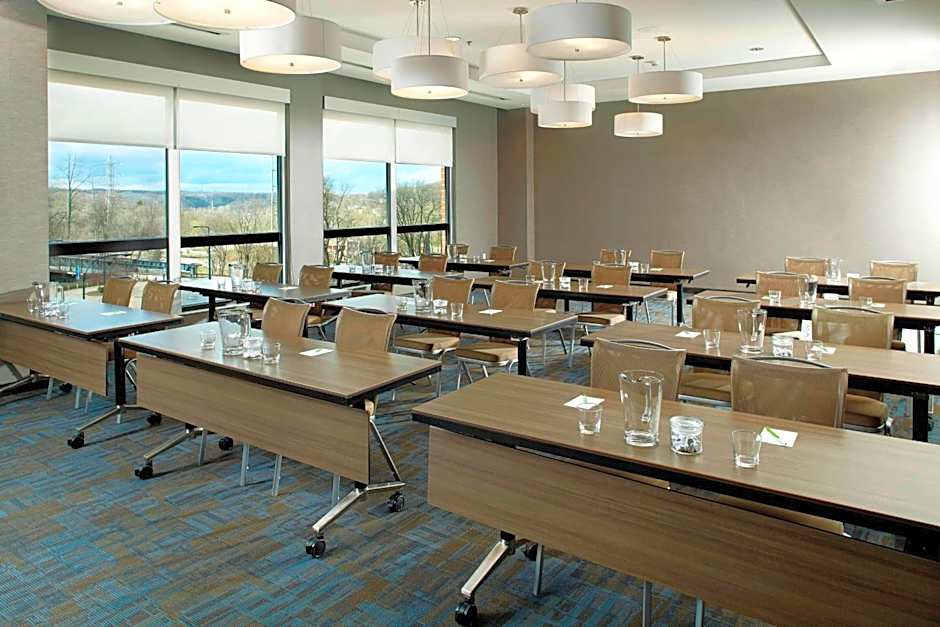 Courtyard by Marriott Akron Downtown