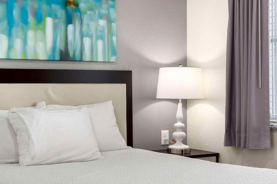 WaterWalk Extended Stay by Wyndham Minneapolis - Plymouth