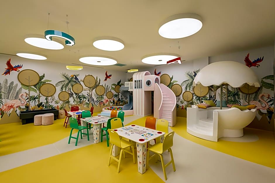 Arcanus Hotels Trendline Side