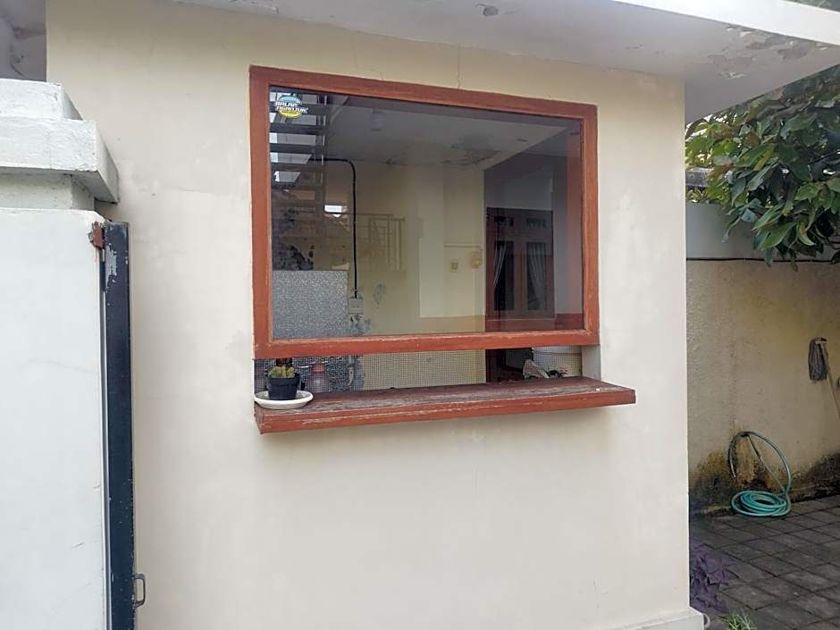 Adi Pelita Sari Bali