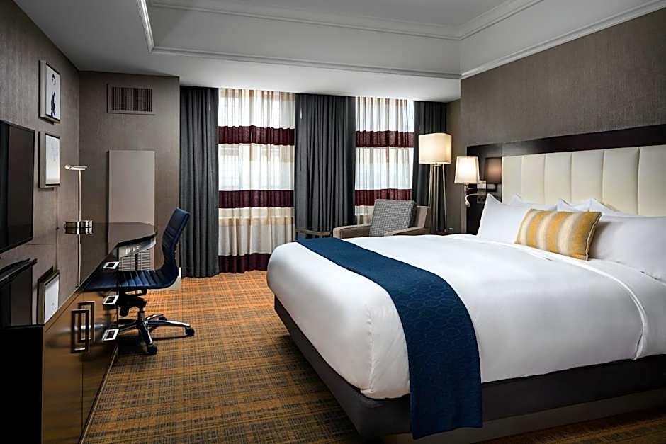 Foto 1 di 5 di 1 Queen Bed