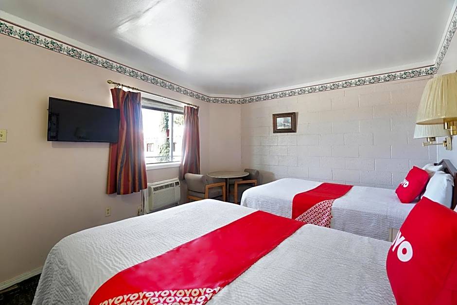 OYO Hotel Alpine TX near University