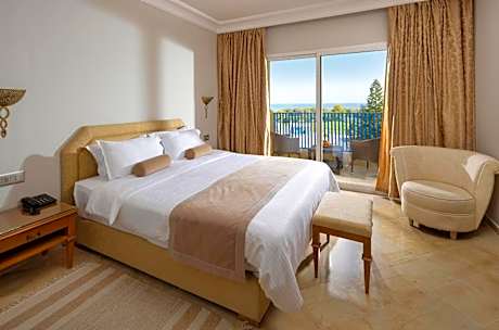 Deluxe King Suite