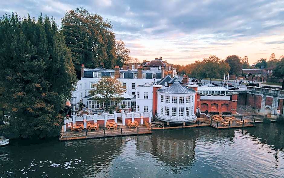 The Mitre, Hampton Court