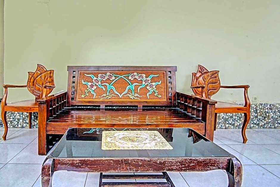 OYO Life 91268 Homestay Bu Erma Syariah